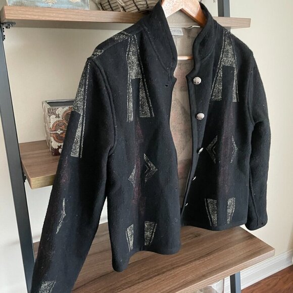 Gorgeous Chico's Short Wool Blend Coat, Size 12 - Picture 7 of 14